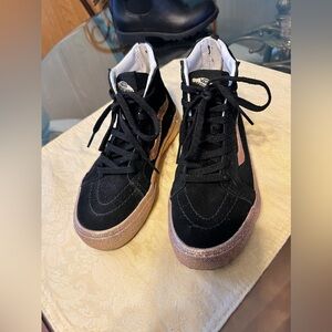 BEAUTIFUL VANS SHOES🩷